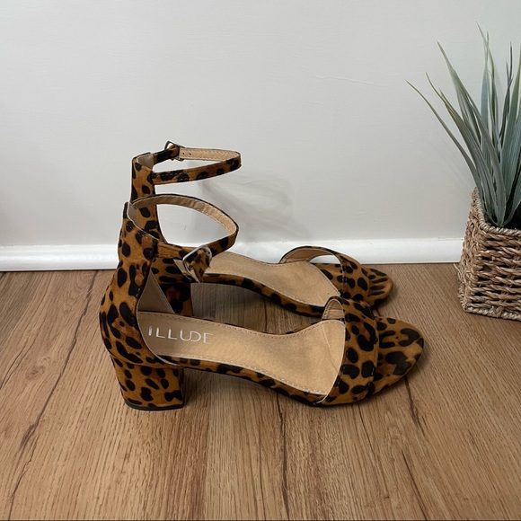 ILLUDE Women's Fashion Ankle Strap Kitten Heel Sandals Cute Low Block Heel - Picture 7 of 12